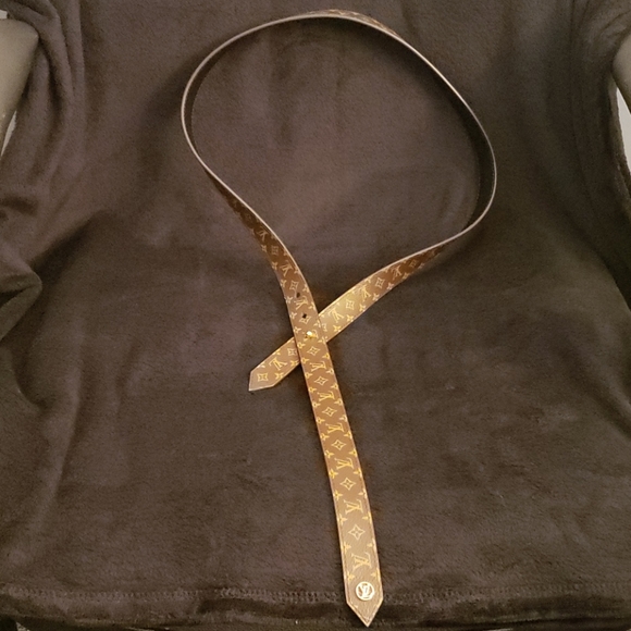 **SOLD** LV Tie The Knot 25MM Reversible Belt - Picture 6 of 7
